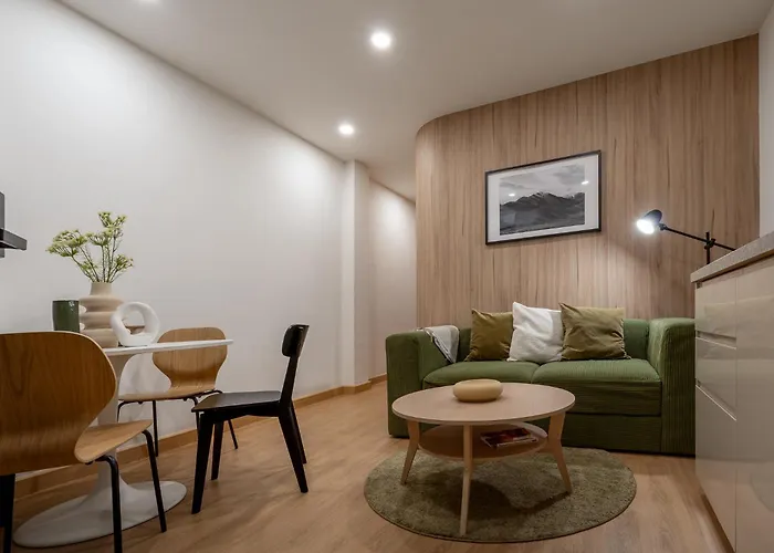 2 Bed 2 Bath / Luxury / 1 Min Walk To Bts Asok Appartement Bangkok