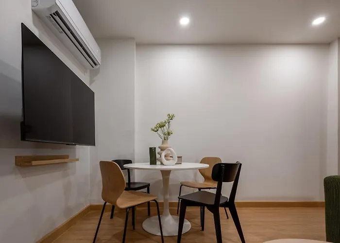 2 Bed 2 Bath / Luxury / 1 Min Walk To Bts Asok * Bangkok