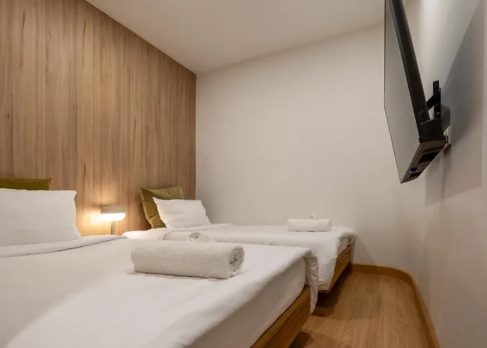 2 Bed 2 Bath / Luxury / 1 Min Walk To Bts Asok Bangkok