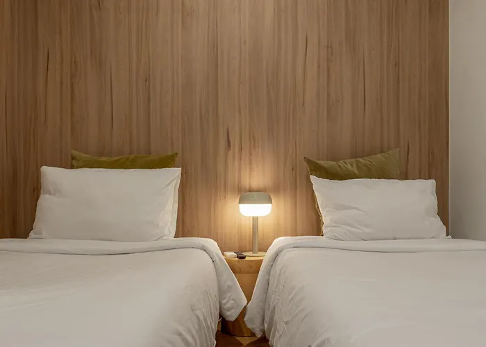 2 Bed 2 Bath / Luxury / 1 Min Walk To Bts Asok * Bangkok